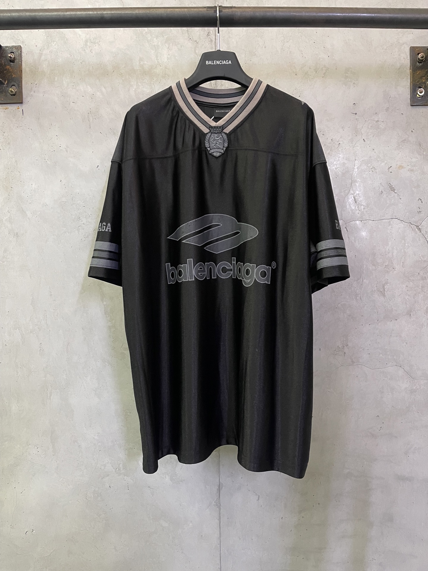 발렌시아가(Balenciaga) 럭비 시리즈 V넥 반팔 티셔츠 의류