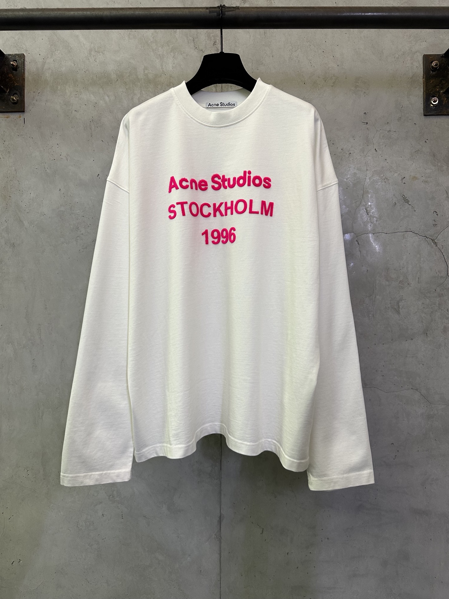아크네 스튜디오(Acne Studios) 레터링 긴팔 티셔츠 의류