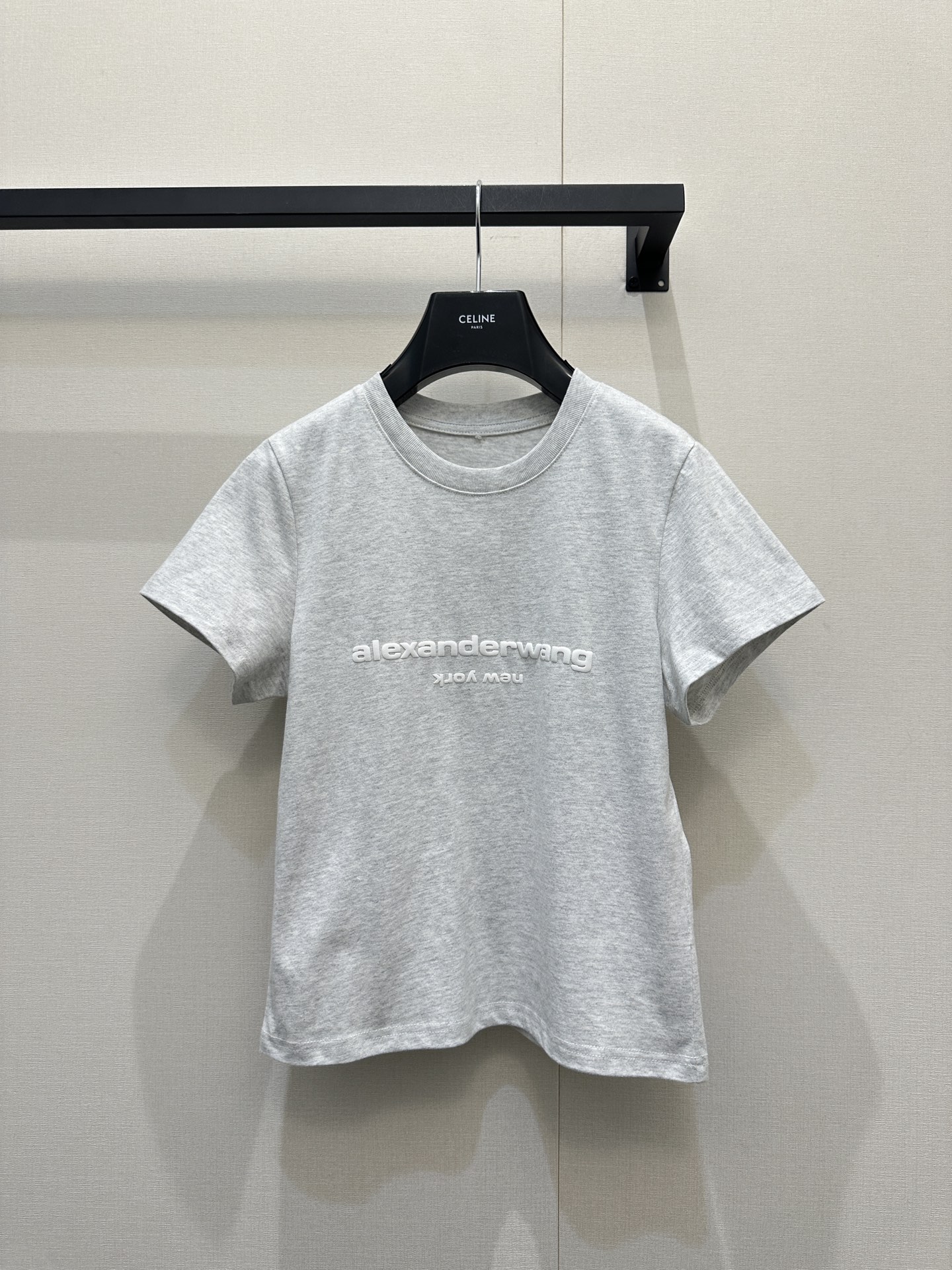 알렉산더 왕(Alexander Wang) 로고 엠보 반팔 티셔츠 의류