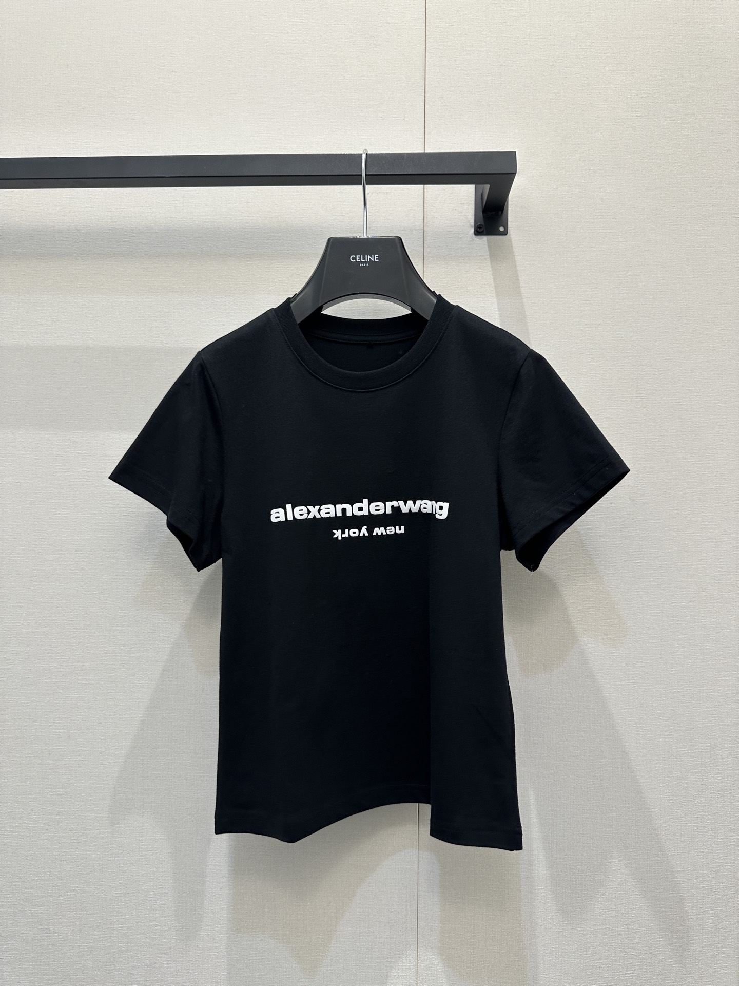알렉산더 왕(Alexander Wang) 로고 엠보 반팔 티셔츠 의류