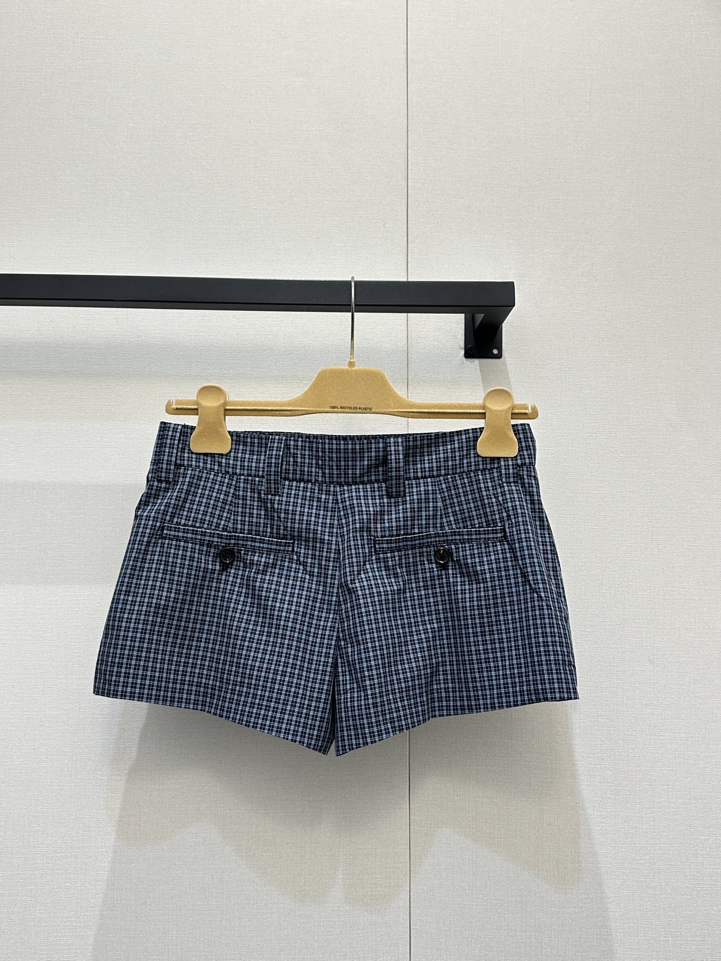 miumiu 미우미우 금장 버튼 패치 자수 체크 숏 팬츠 바지 의류