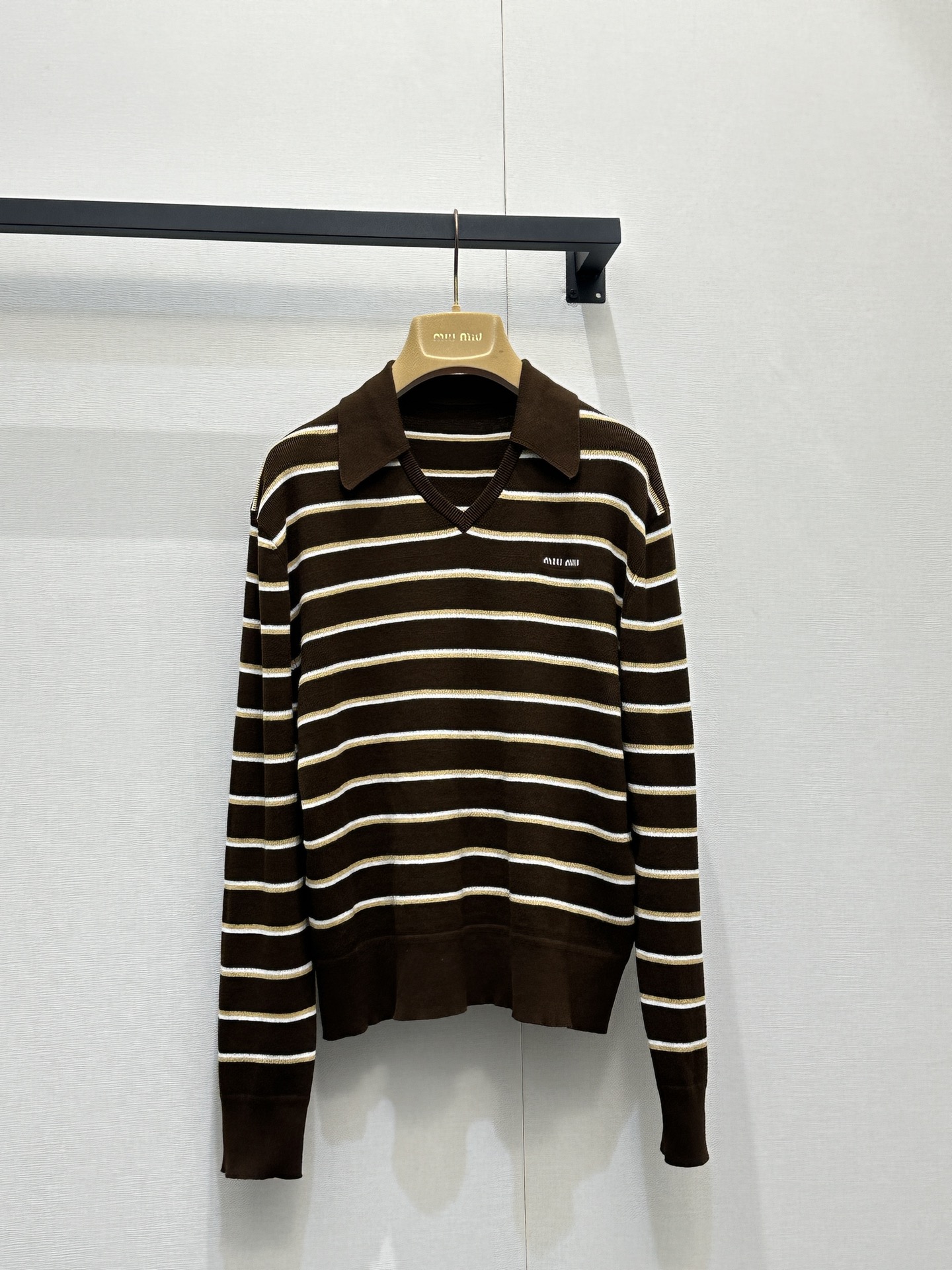 miumiu 미우미우 브라운 스트라이프 V넥 카라 긴팔 니트 의류