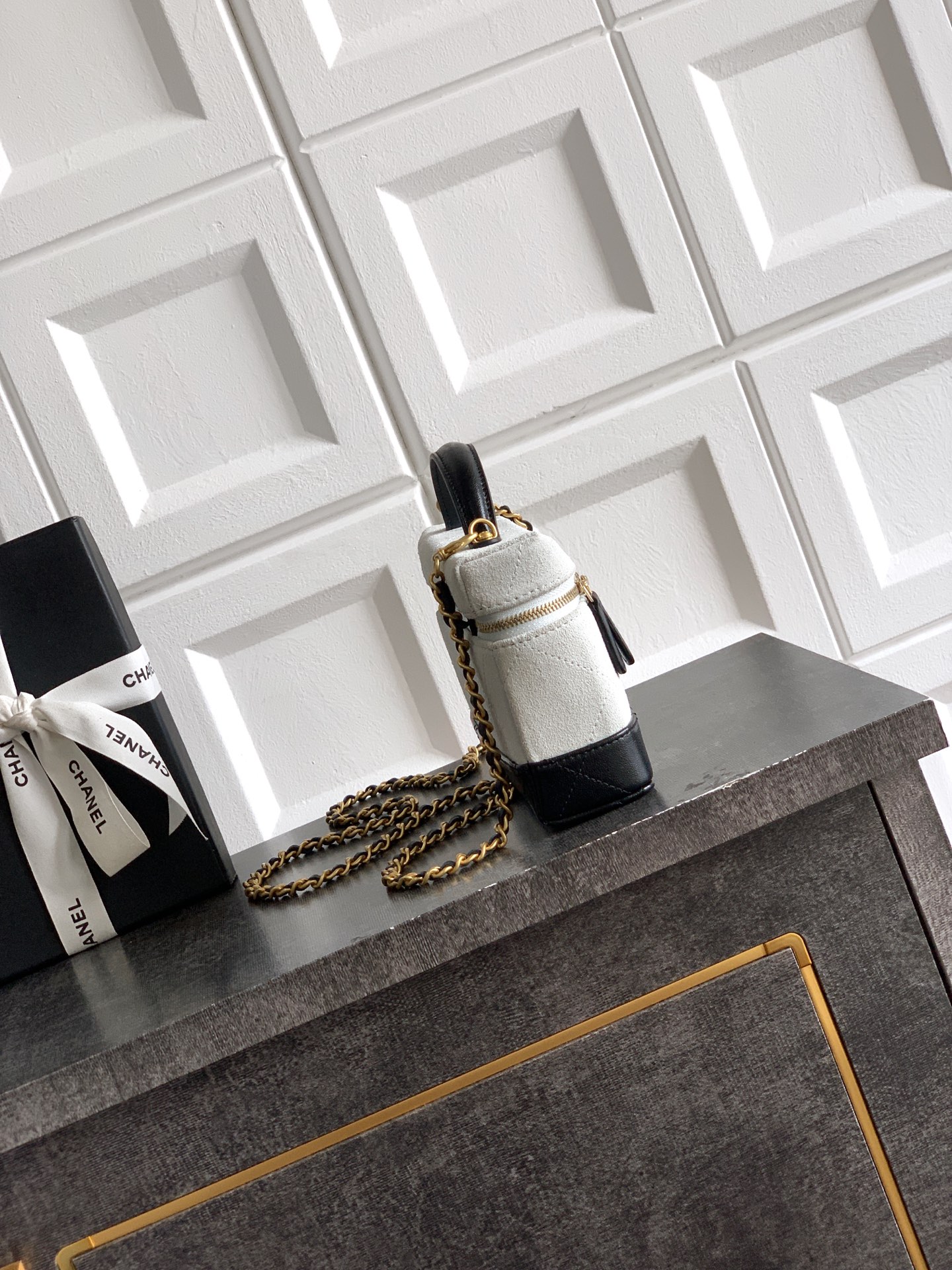 Chanel 샤넬 램스킨 & 스웨이드 '도시락' LP백 (블랙 & 라이트 그레이) 가방