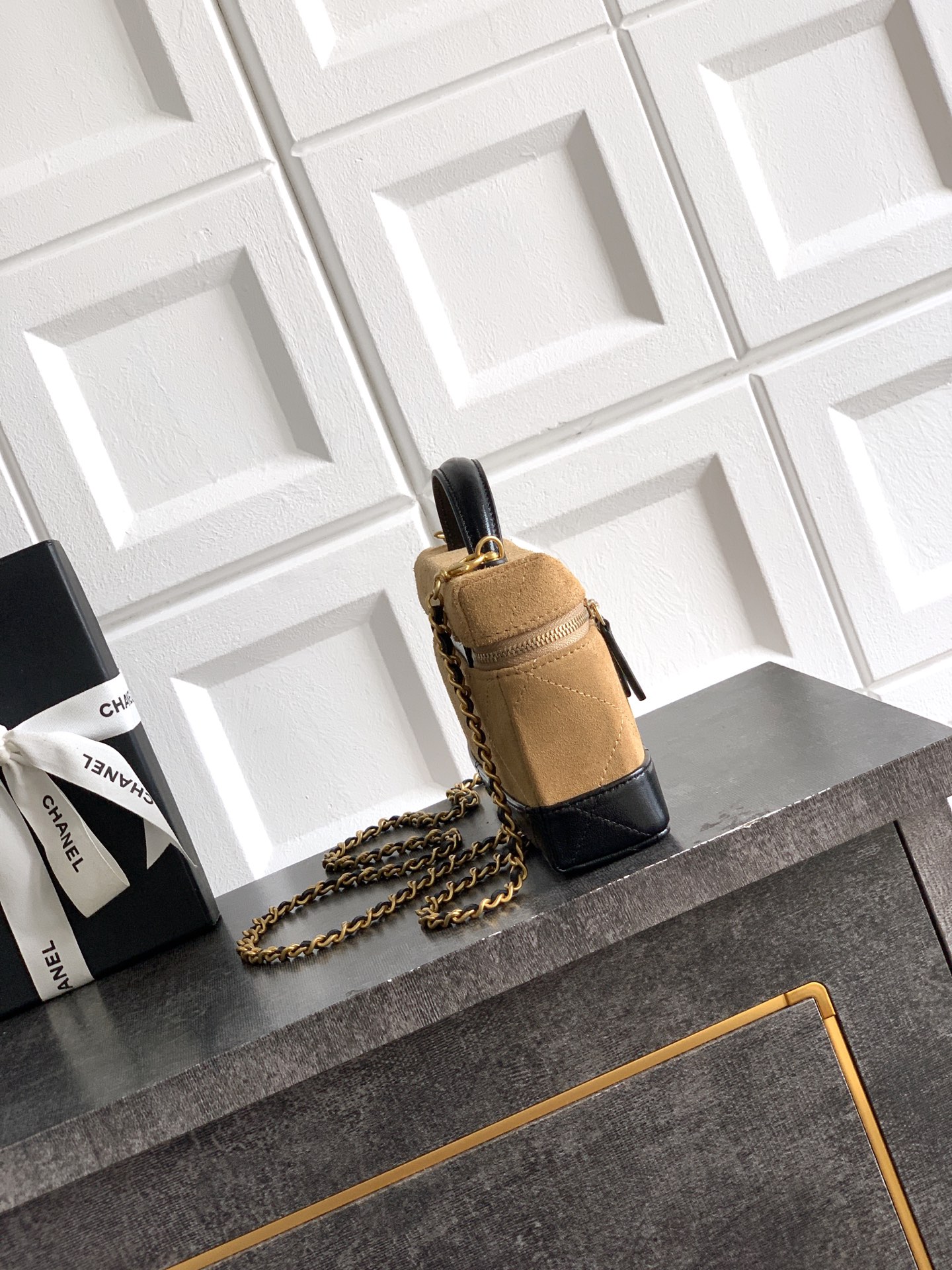 Chanel 샤넬 램스킨 & 스웨이드 '도시락' LP백 (블랙 & 브라운) 가방