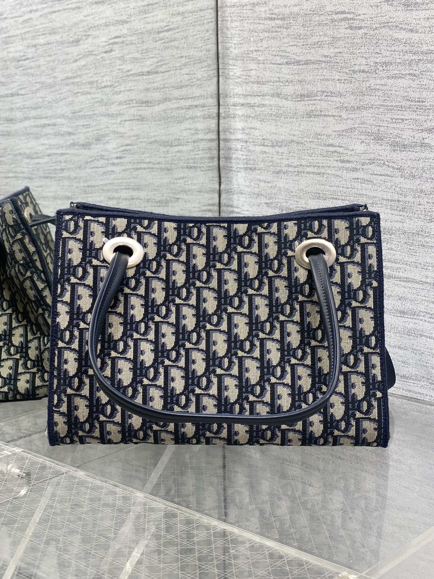 Dior CD 디올 오블리크 리본 토트백 (네이비 / 베이지) 가방