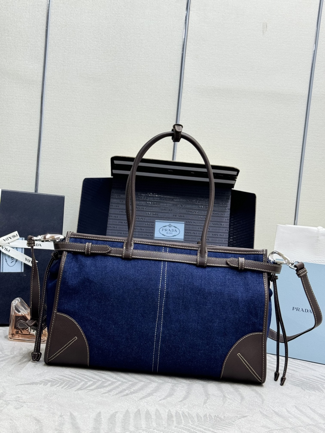 Prada 프라다 1BA433 Bonnie 데님 토트백 (라지 / 블루) 가방