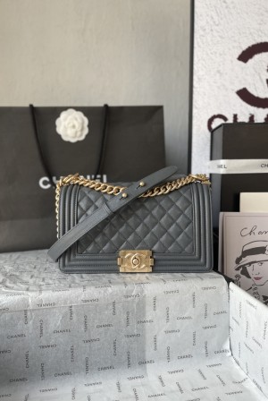 Chanel 샤넬 Classic Le Boy 캐비어 (A67086) 숄더백 가방