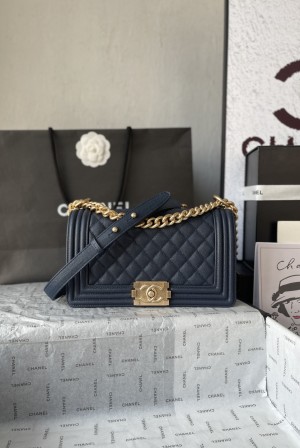 Chanel 샤넬 Classic Le Boy 캐비어 (A67086) 숄더백 가방