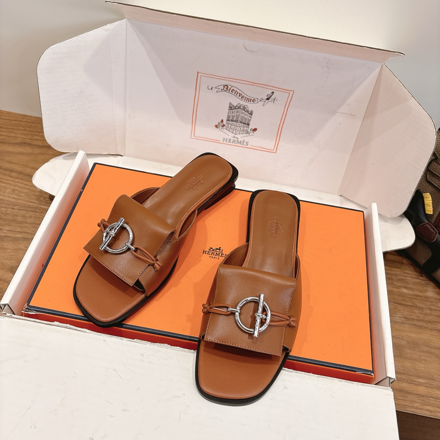 에르메스(HERMES) 버클 장식 슬리퍼 신발