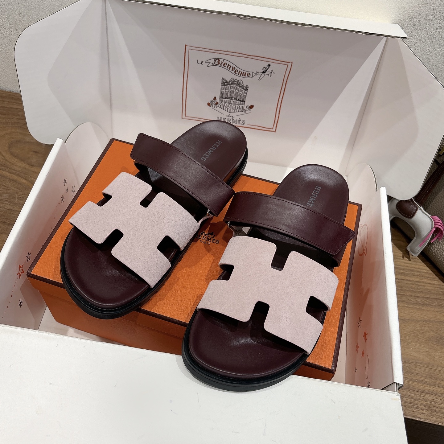 에르메스(HERMES) 투톤 배색 H 슬리퍼 신발