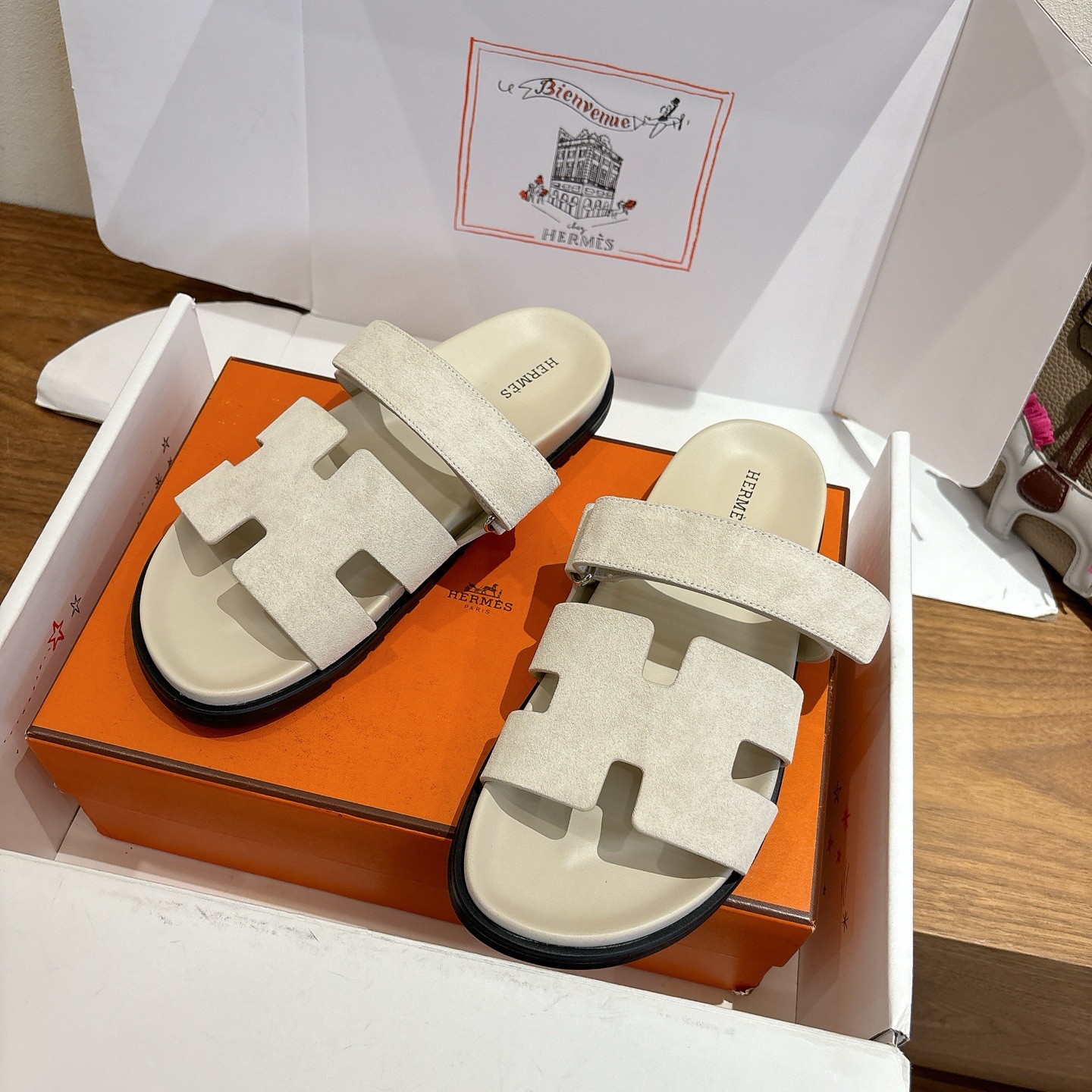 에르메스(HERMES) 투톤 배색 H 슬리퍼 신발