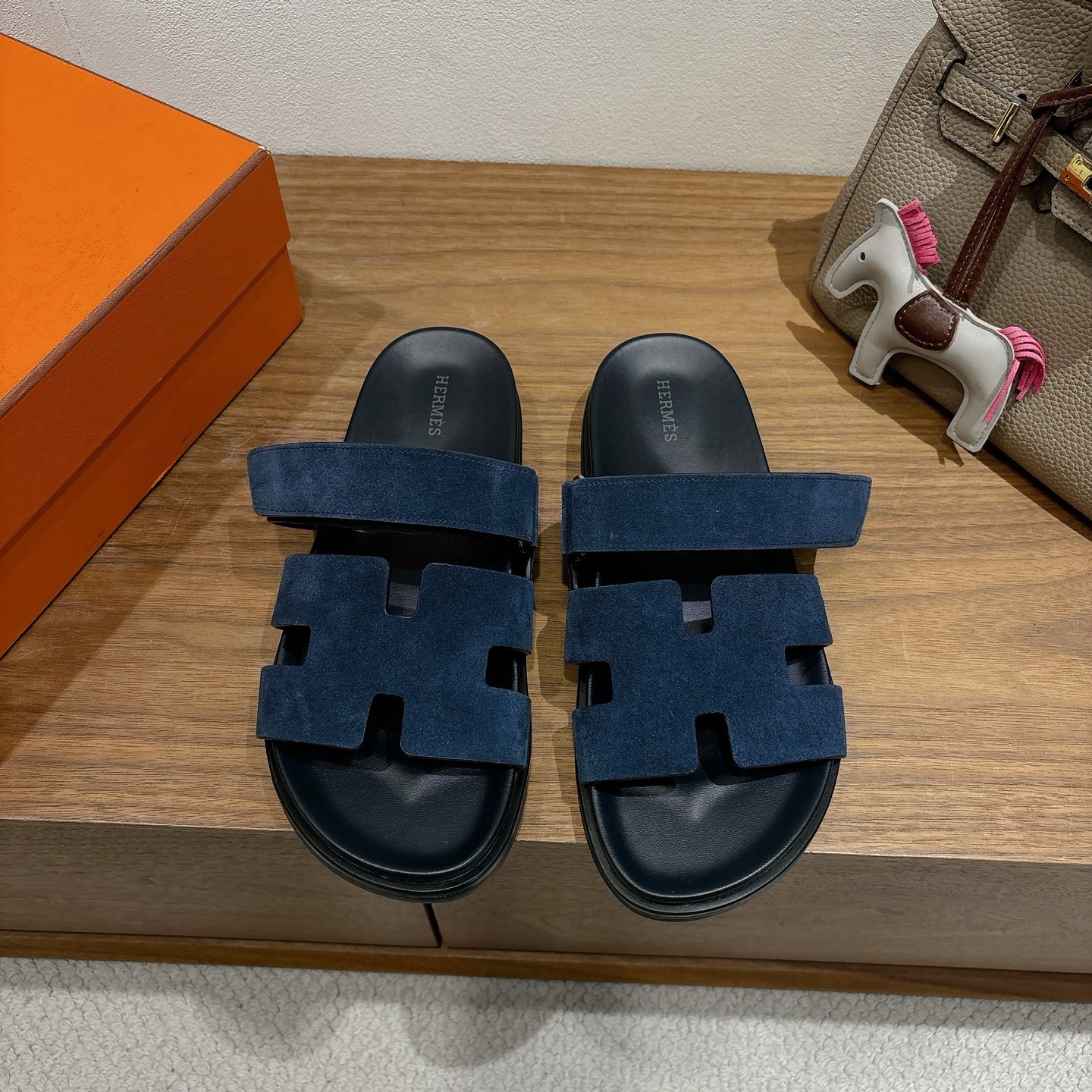 에르메스(HERMES) 투톤 배색 H 슬리퍼 신발