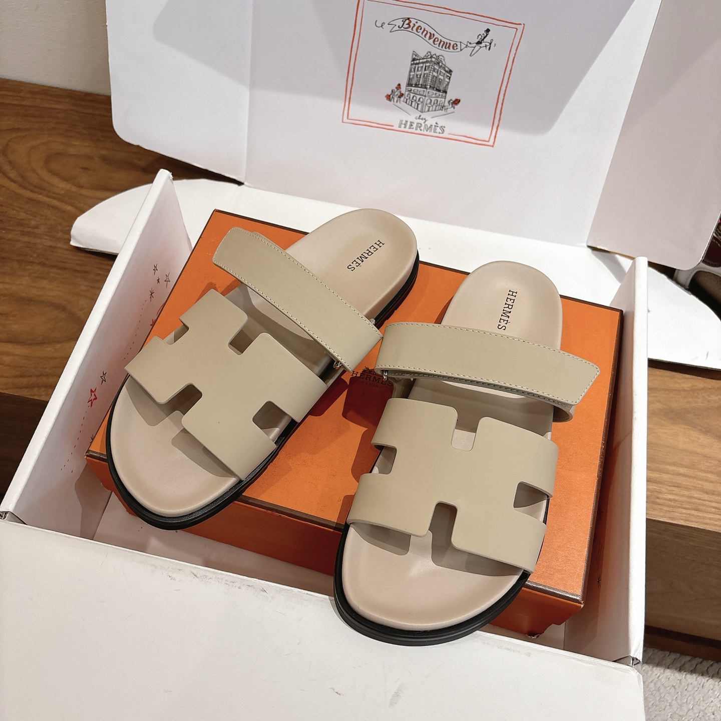 에르메스(HERMES) 투톤 배색 H 슬리퍼 신발