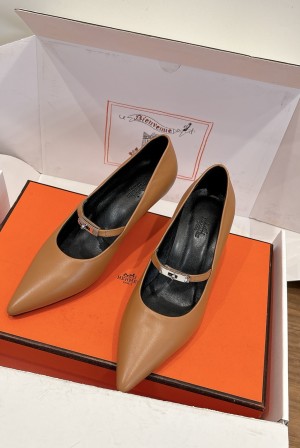 에르메스(HERMES) 켈리 스트랩 펌프스 신발