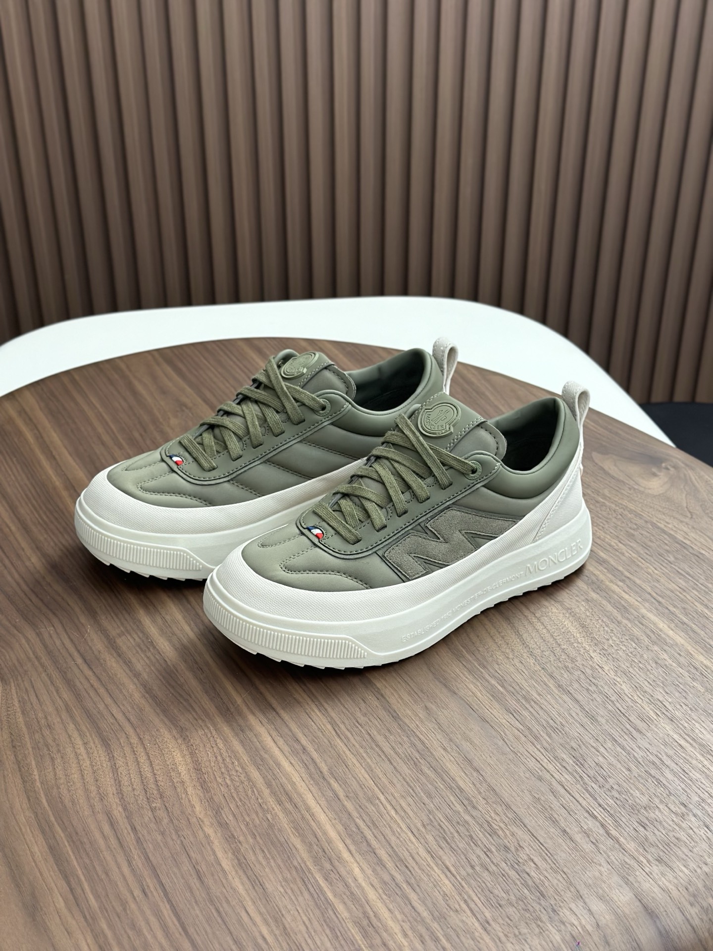 Moncler 몽클레어 몽클레르 테크니컬 믹스 소재 남성 스니커즈 신발