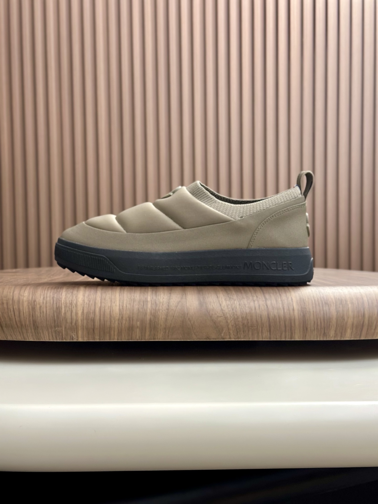 Moncler 몽클레어 몽클레르 테크니컬 믹스 소재 남성 스니커즈 신발