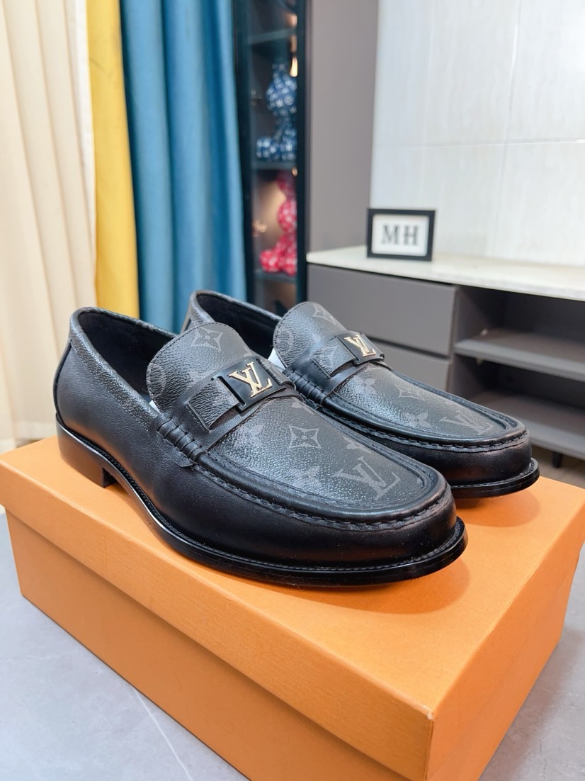 루이비통(LV) 이탈리아 임포트 레더 남성 슈즈 로퍼 구두 신발