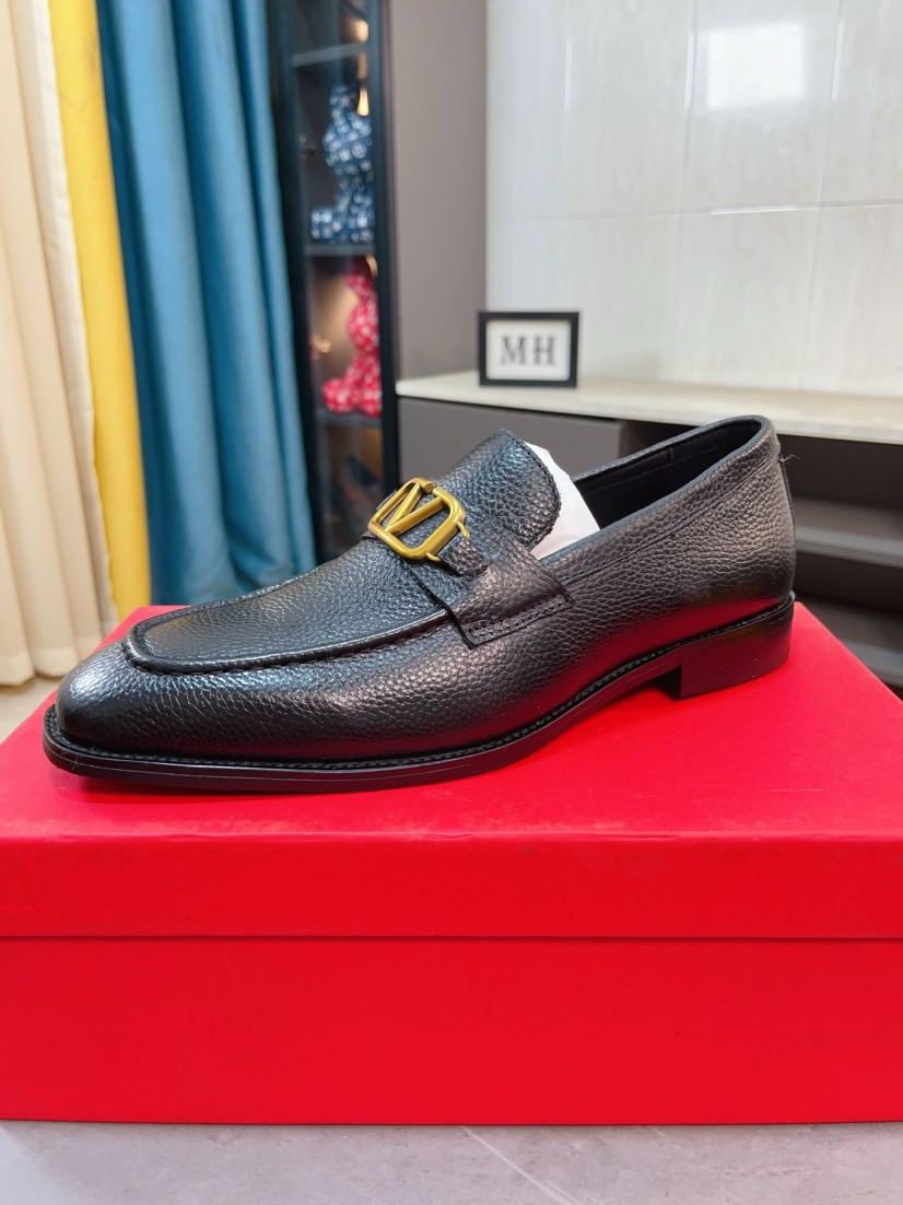 발렌티노(VALENTINO) 워터 다이드 카프스킨 슬립온 로퍼 구두 신발