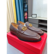 발렌티노(VALENTINO) 워터 다이드 카프스킨 슬립온 로퍼 구두 신발