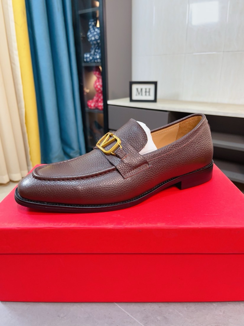 발렌티노(VALENTINO) 워터 다이드 카프스킨 슬립온 로퍼 구두 신발