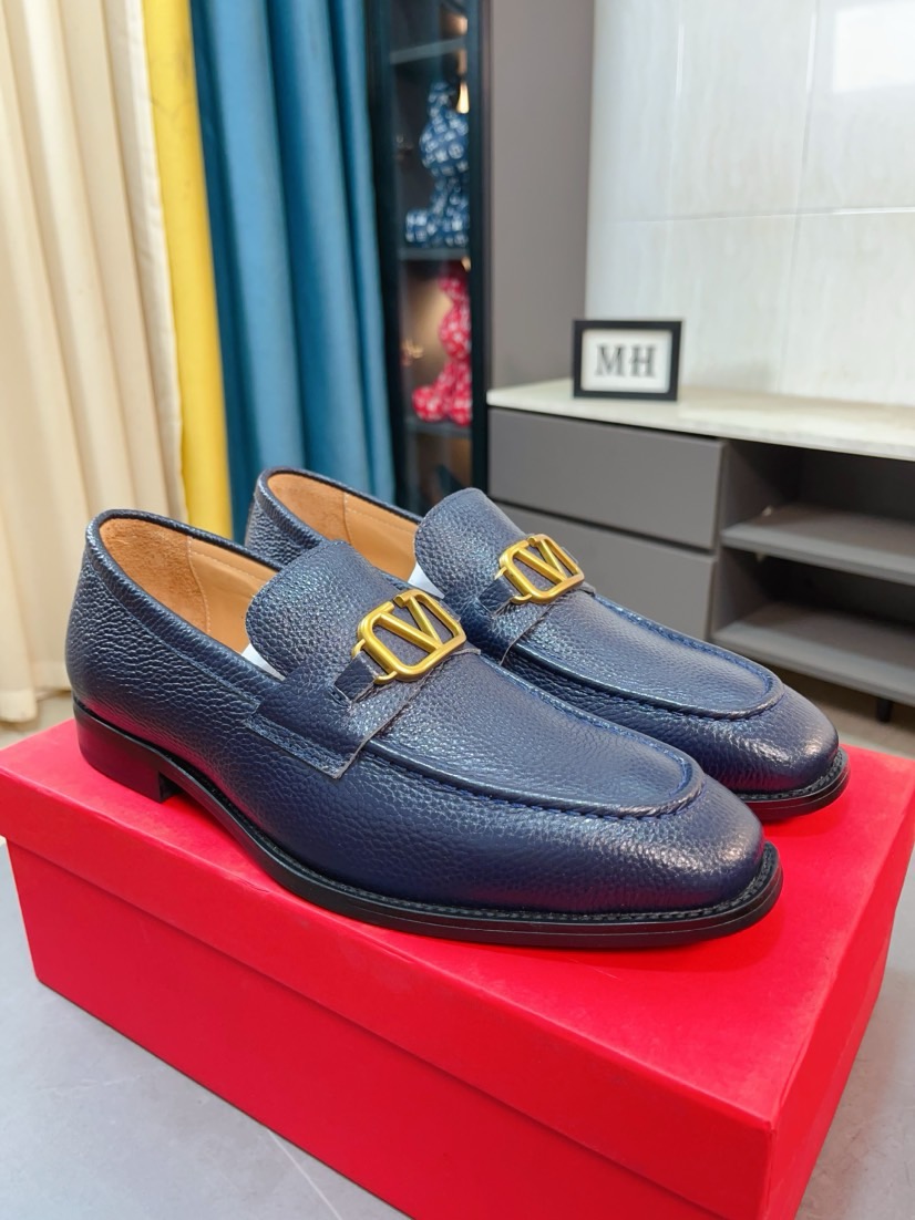 발렌티노(VALENTINO) 워터 다이드 카프스킨 슬립온 로퍼 구두 신발