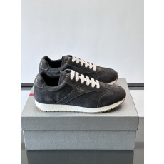 프라다(PRADA) 스웨이드 믹스 골드 로고 스니커즈 신발