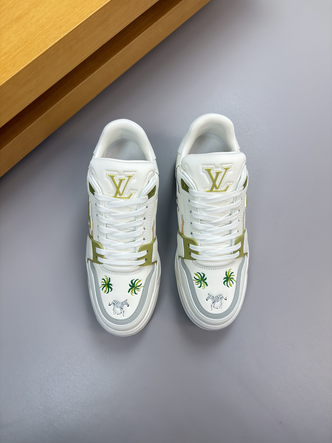 루이비통(LV)  프린트 믹스 소재 스니커즈 신발