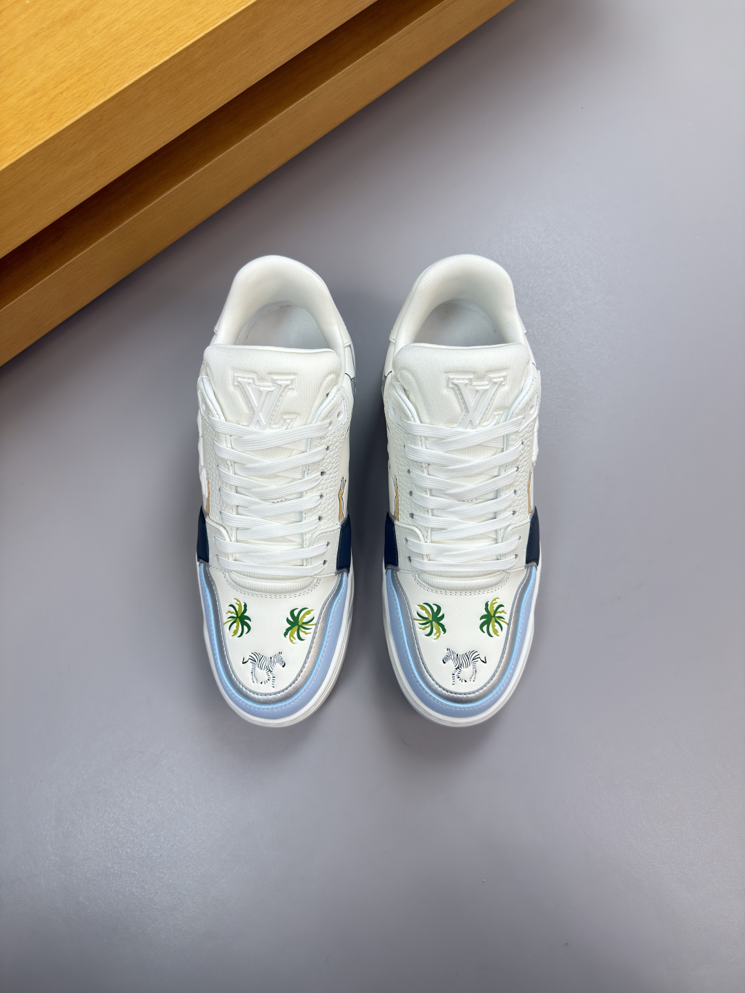 루이비통(LV)  프린트 믹스 소재 스니커즈 신발