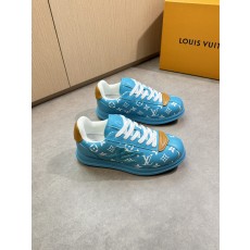 루이비통(LV) 3D 그래픽 나파 카프스킨 스니커즈 신발