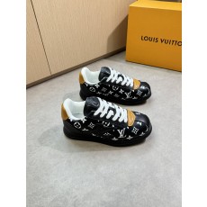 루이비통(LV) 3D 그래픽 나파 카프스킨 스니커즈 신발