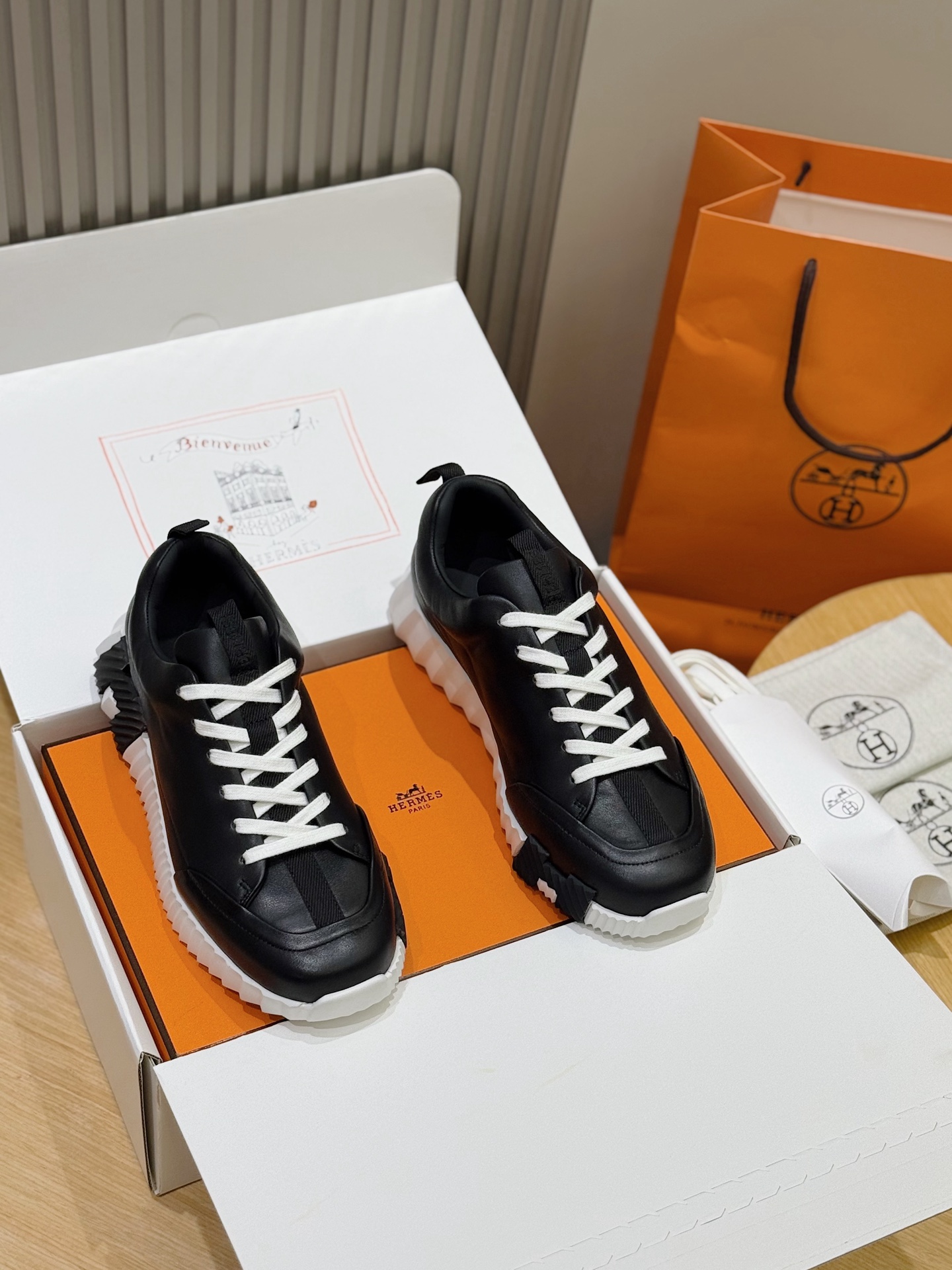 에르메스(Hermes) 바운싱(Bouncing) 남성 스니커즈 신발