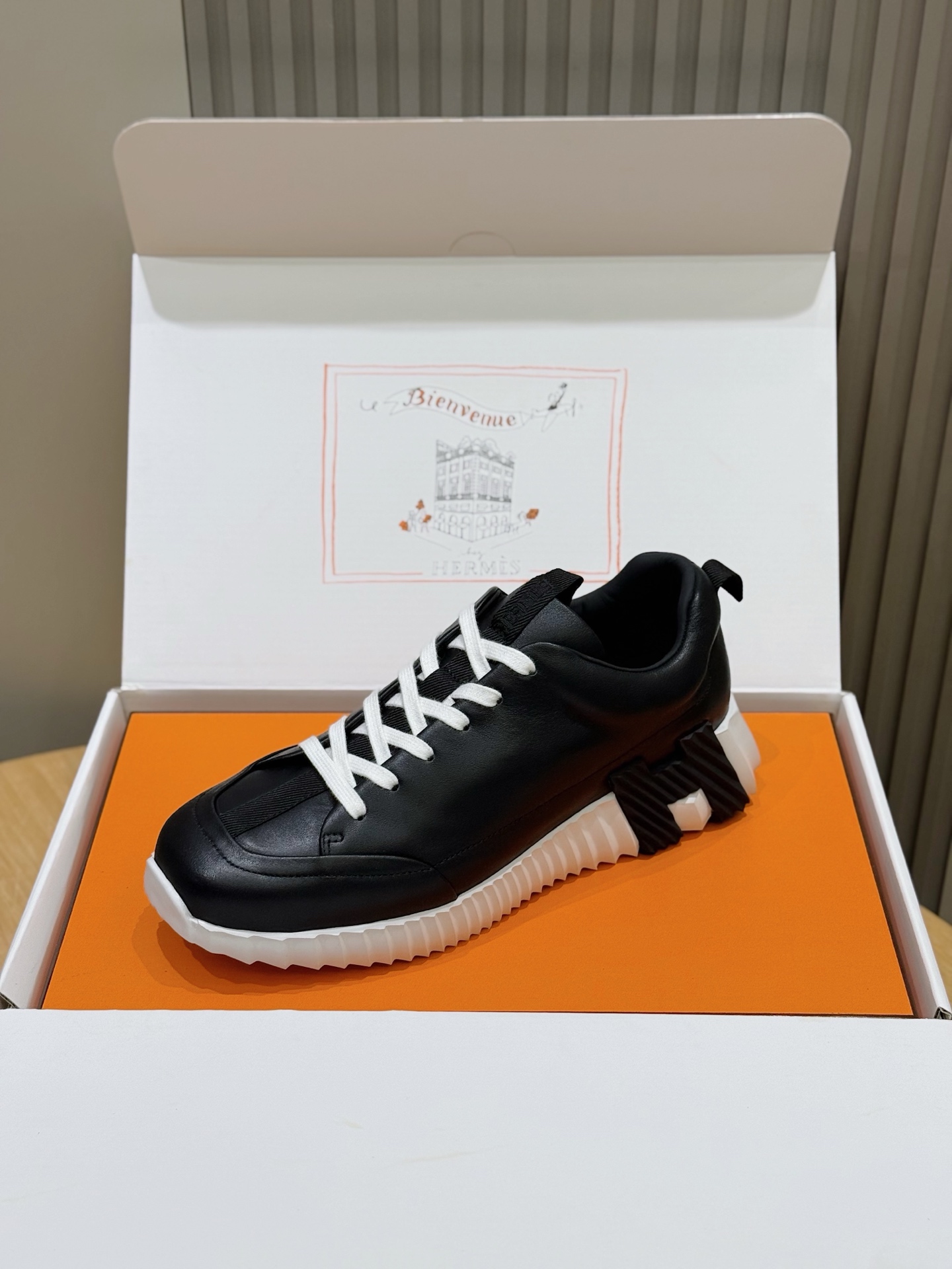 에르메스(Hermes) 바운싱(Bouncing) 남성 스니커즈 신발
