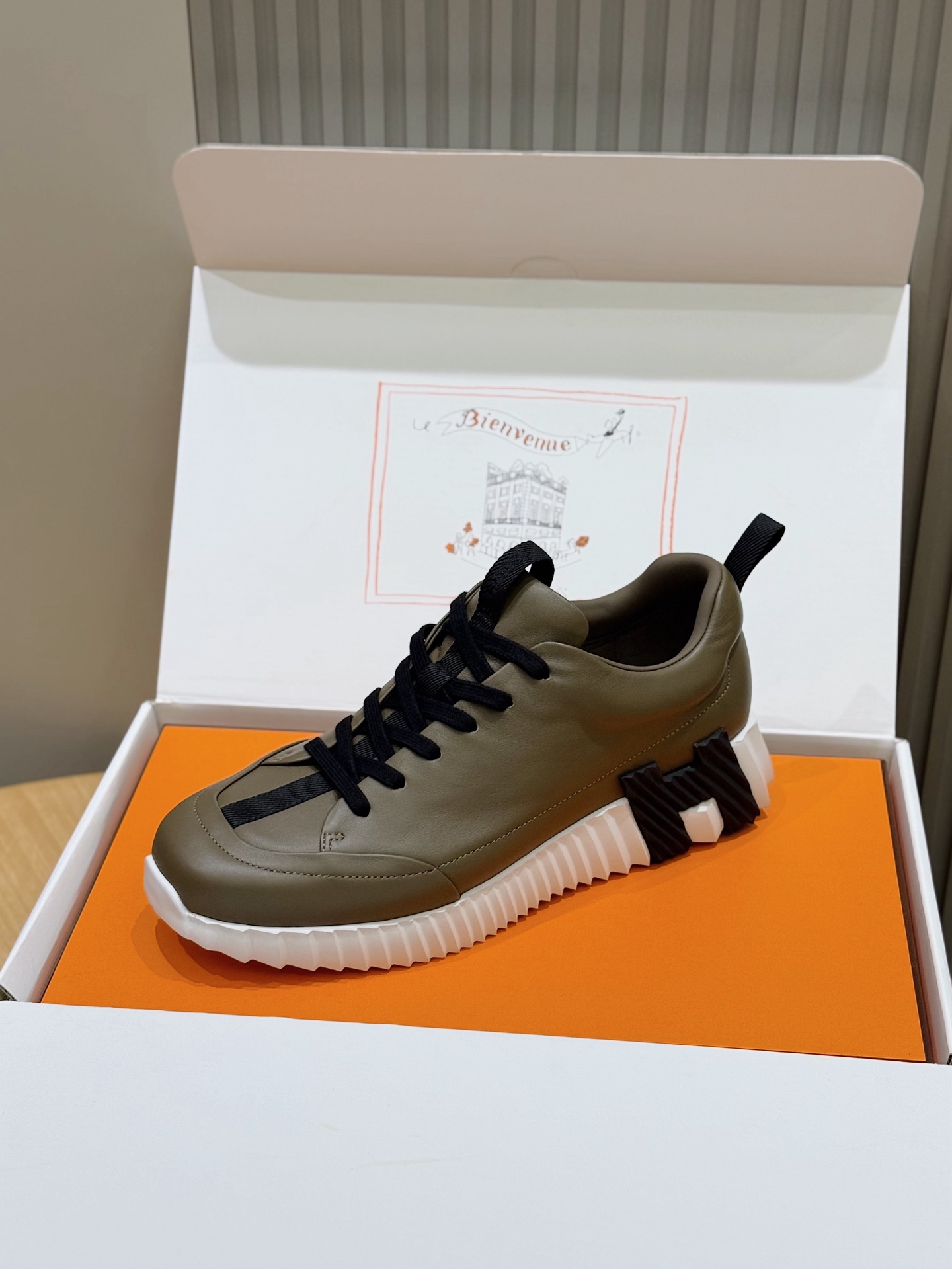 에르메스(Hermes) 바운싱(Bouncing) 남성 스니커즈 신발