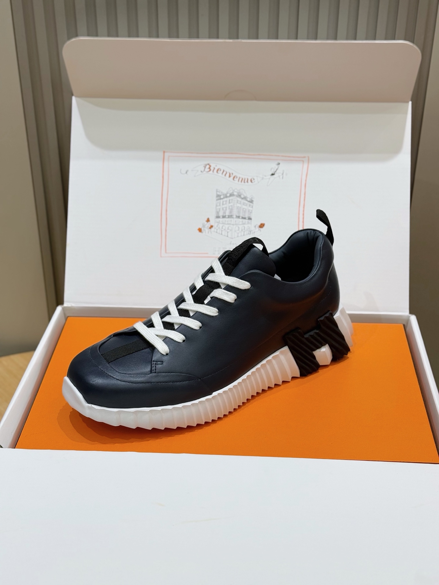 에르메스(Hermes) 바운싱(Bouncing) 프리미엄 남성 스니커즈 신발