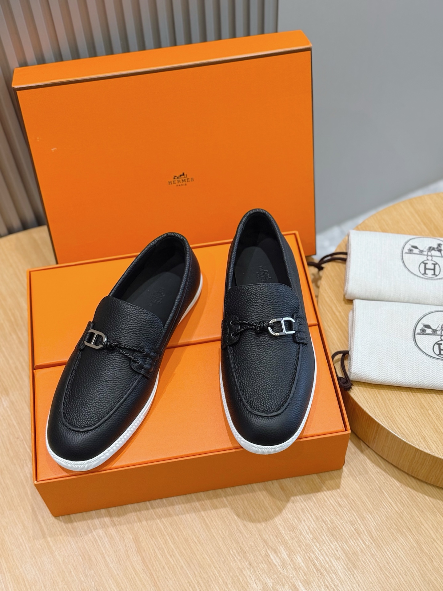 에르메스(Hermes) Ignacio 소가죽 & 로퍼 구두 신발