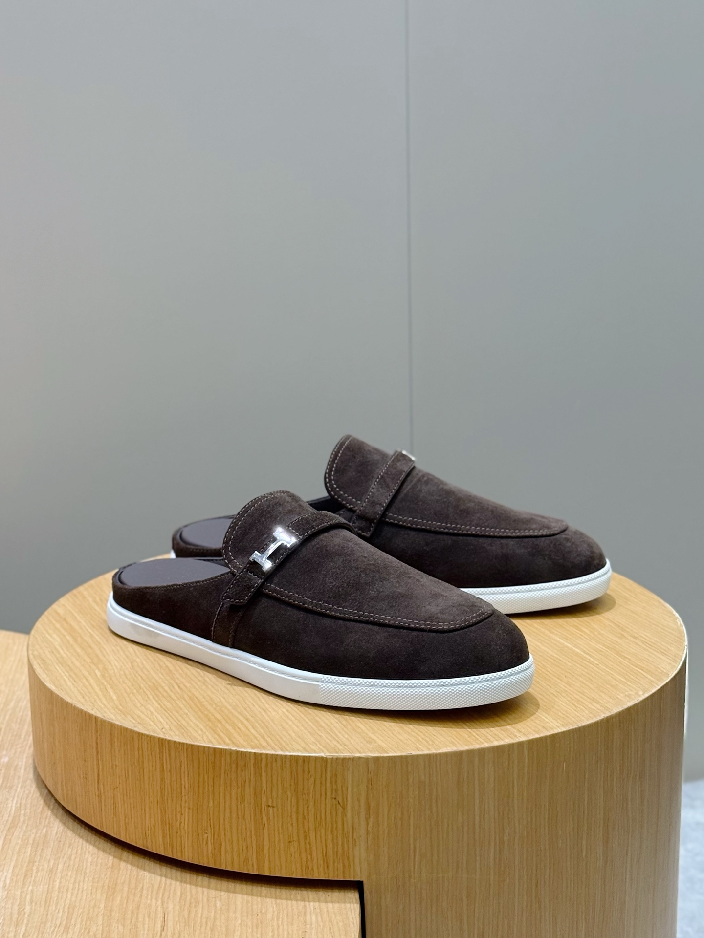 에르메스(Hermes) Freestyle 엡송 카프스킨 뮬 신발