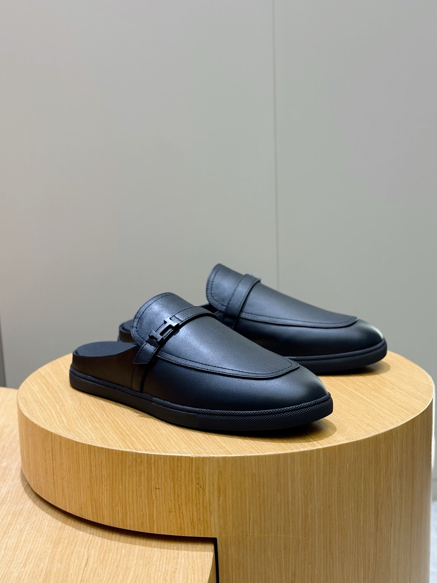 에르메스(Hermes) Freestyle 엡송 카프스킨 뮬 신발