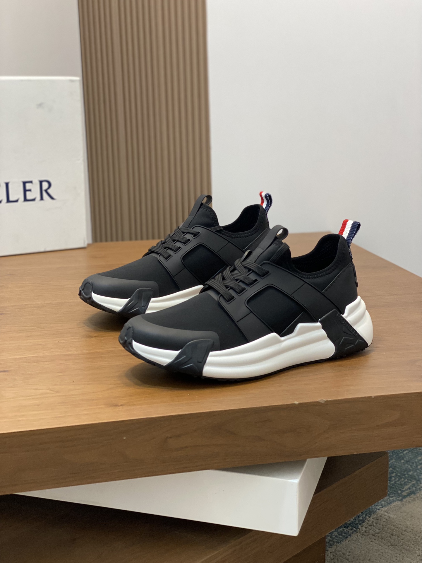 몽클레어 몽클레르(Moncler) 네오프렌 믹스 테크니컬 스니커즈 신발