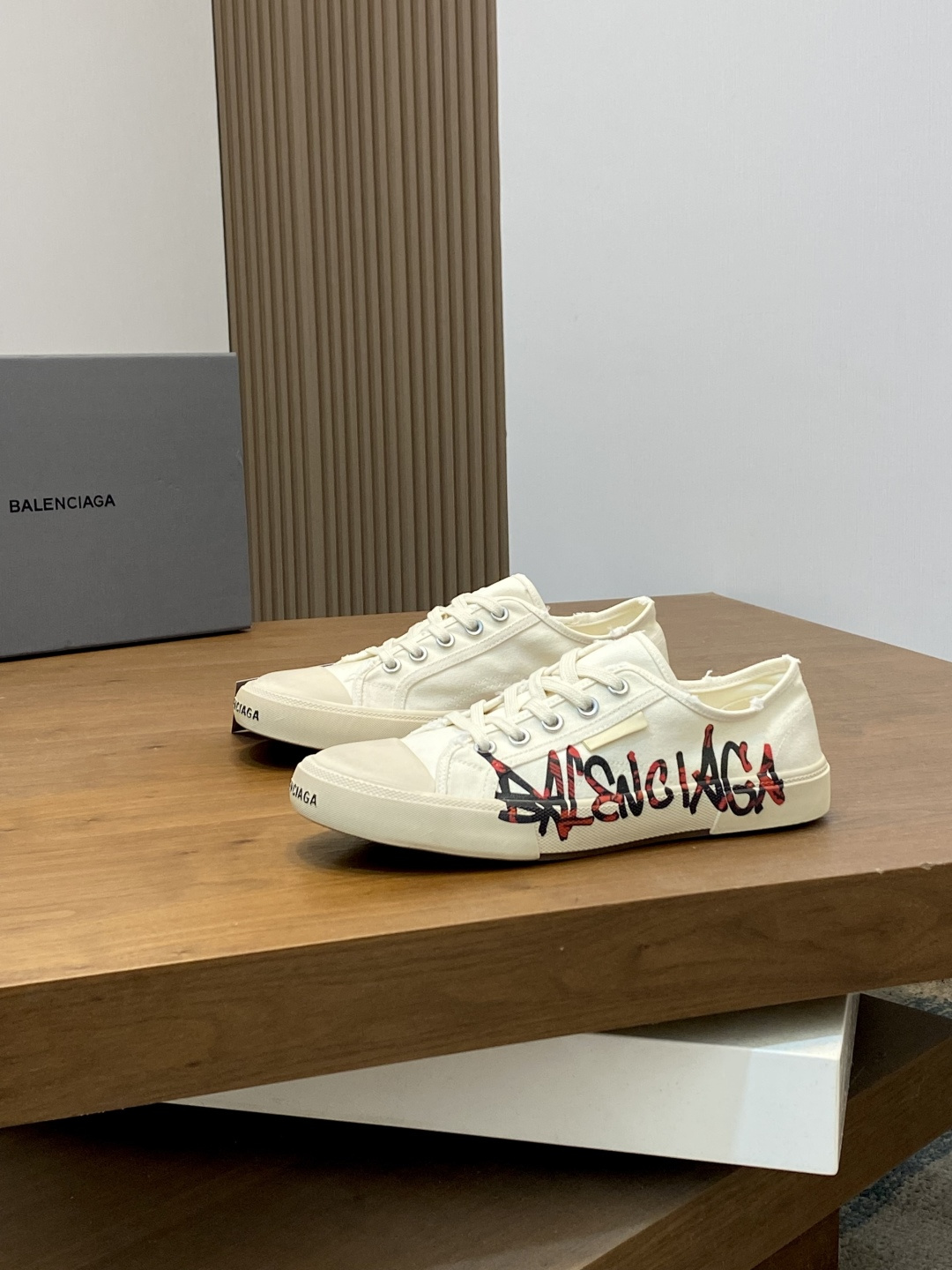 발렌시아가(Balenciaga) 프린지 데님 & GG 캔버스 스니커즈 신발