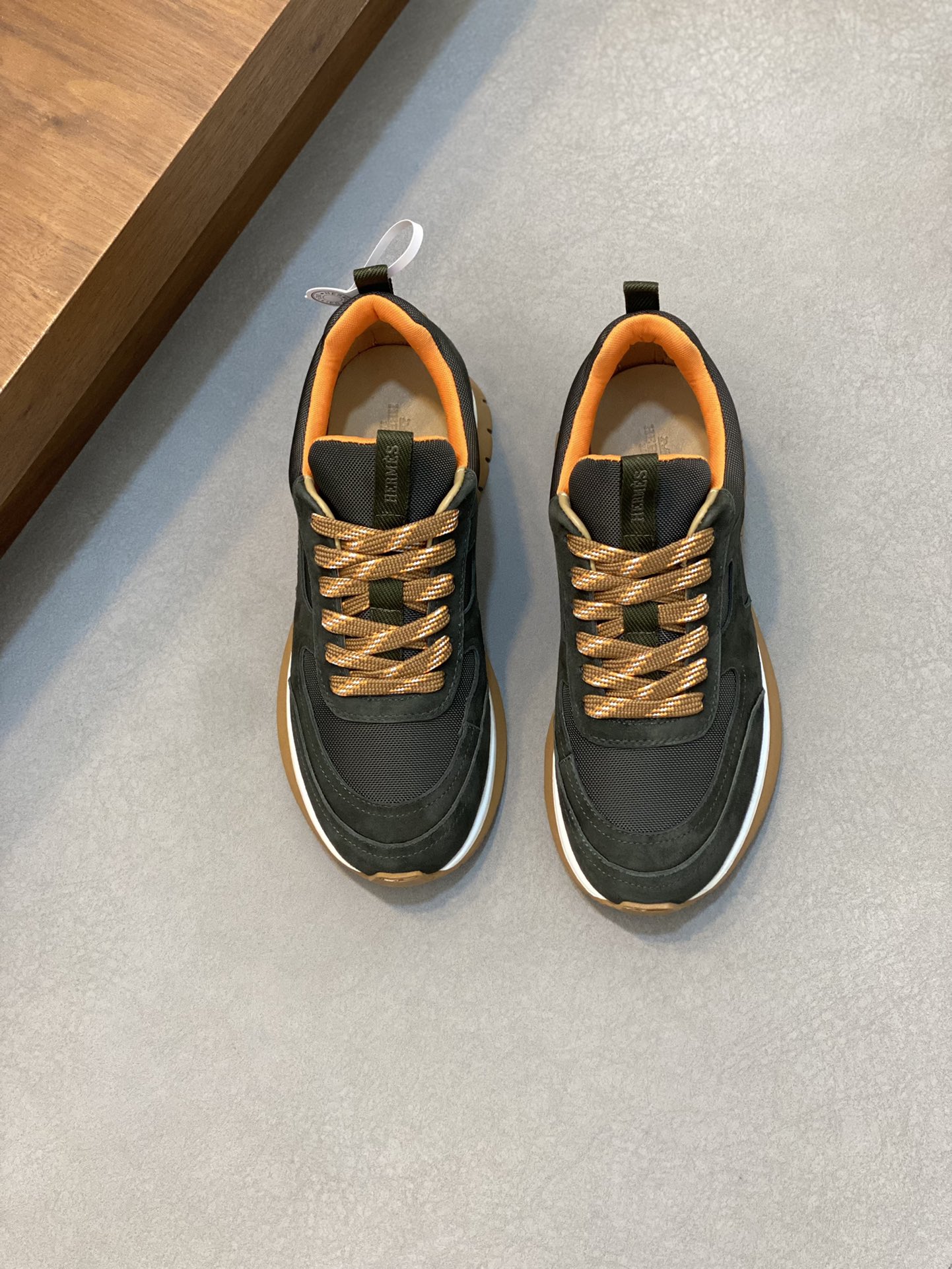 에르메스(Hermes) 나파 & 스톤 패턴 가죽 믹스 스니커즈 신발