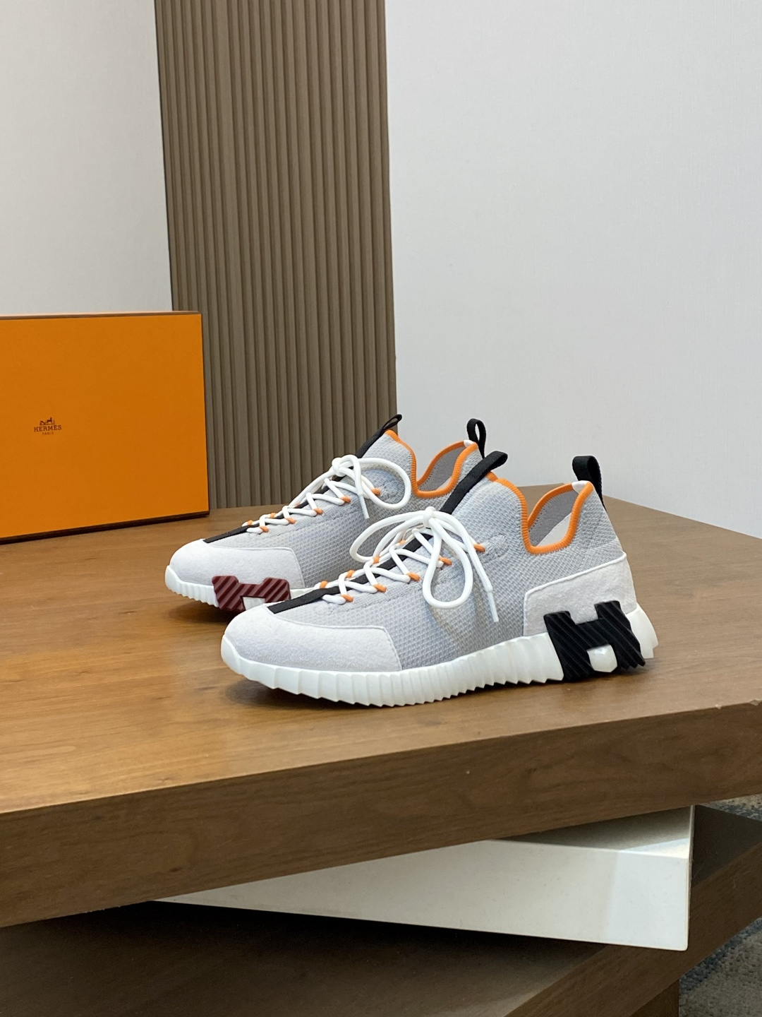 에르메스(Hermes) 데님 캔버스 & 스웨이드 믹스 스니커즈 신발