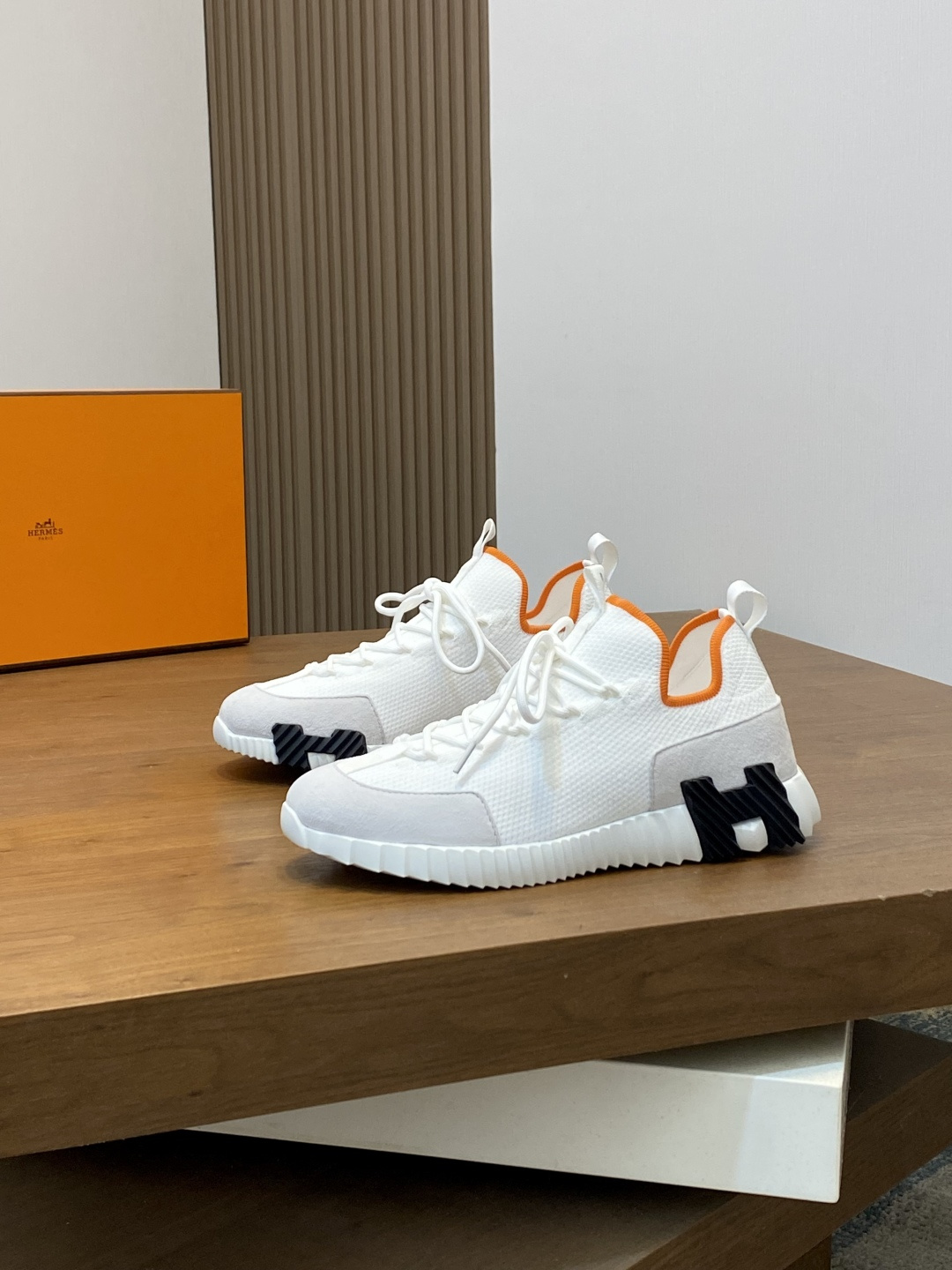 에르메스(Hermes) 데님 캔버스 & 스웨이드 믹스 스니커즈 신발