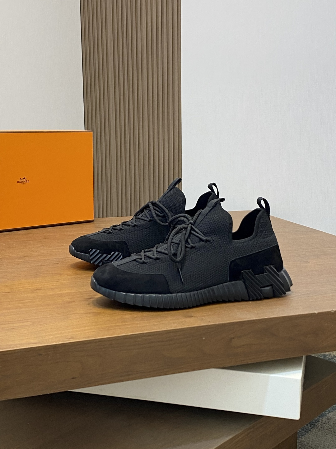 에르메스(Hermes) 데님 캔버스 & 스웨이드 믹스 스니커즈 신발