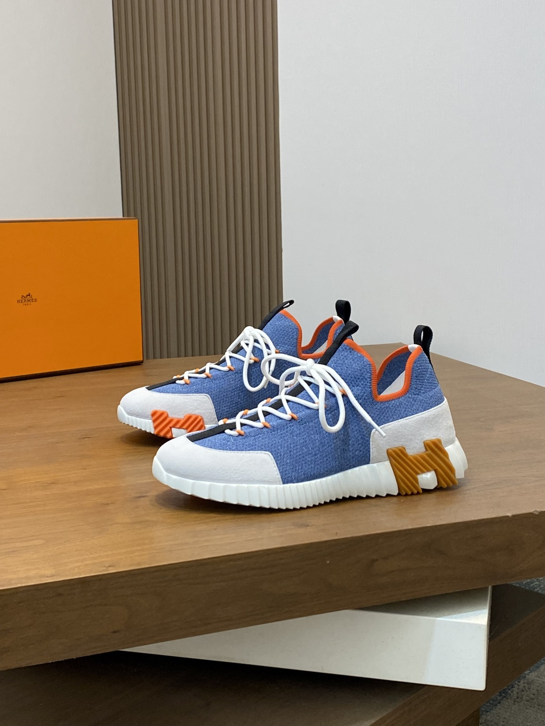 에르메스(Hermes) 데님 캔버스 & 스웨이드 믹스 스니커즈 신발