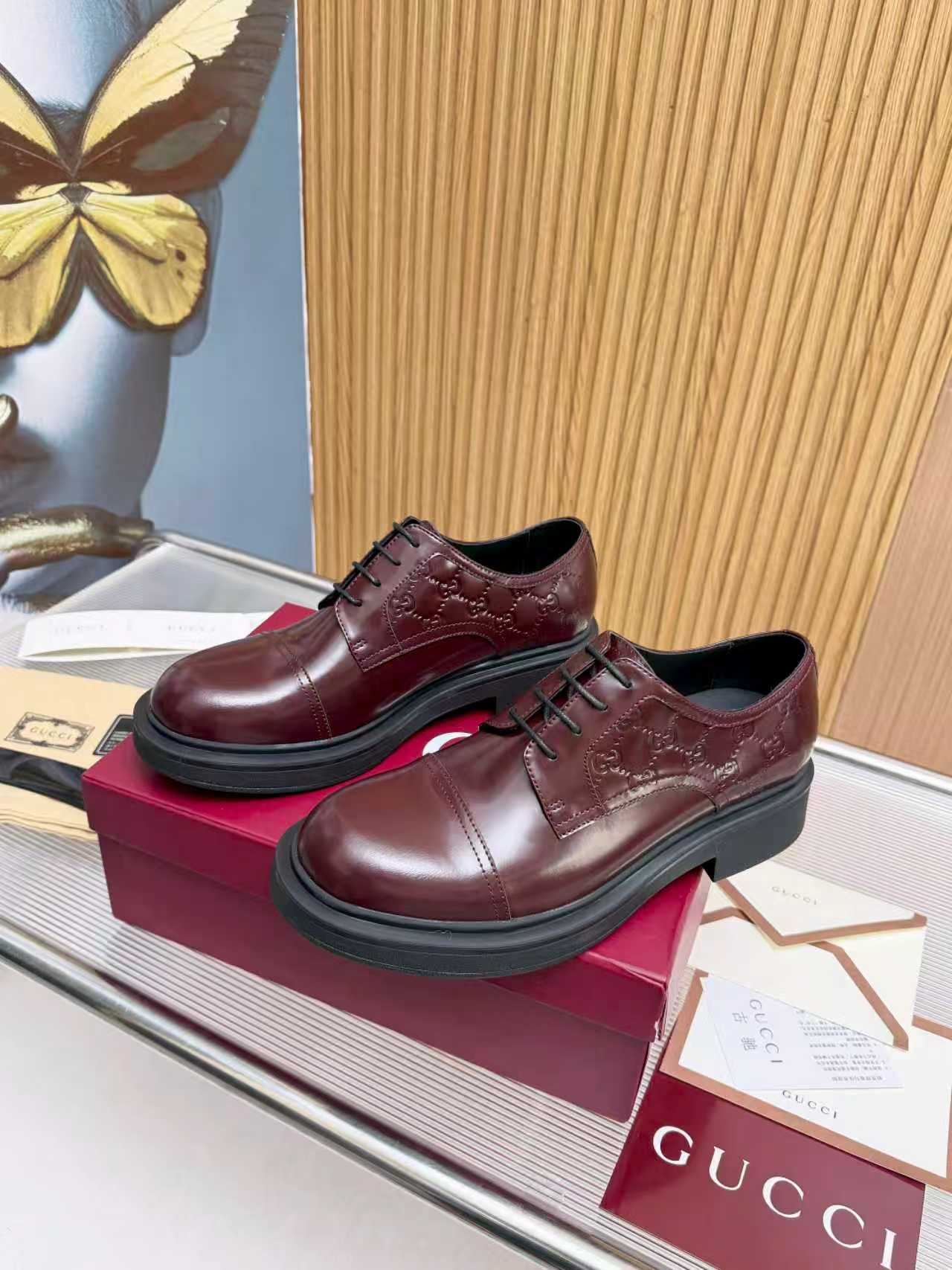 구찌(Gucci) 전면 풀그레인 카프스킨 플랫폼 슈즈 구두 신발