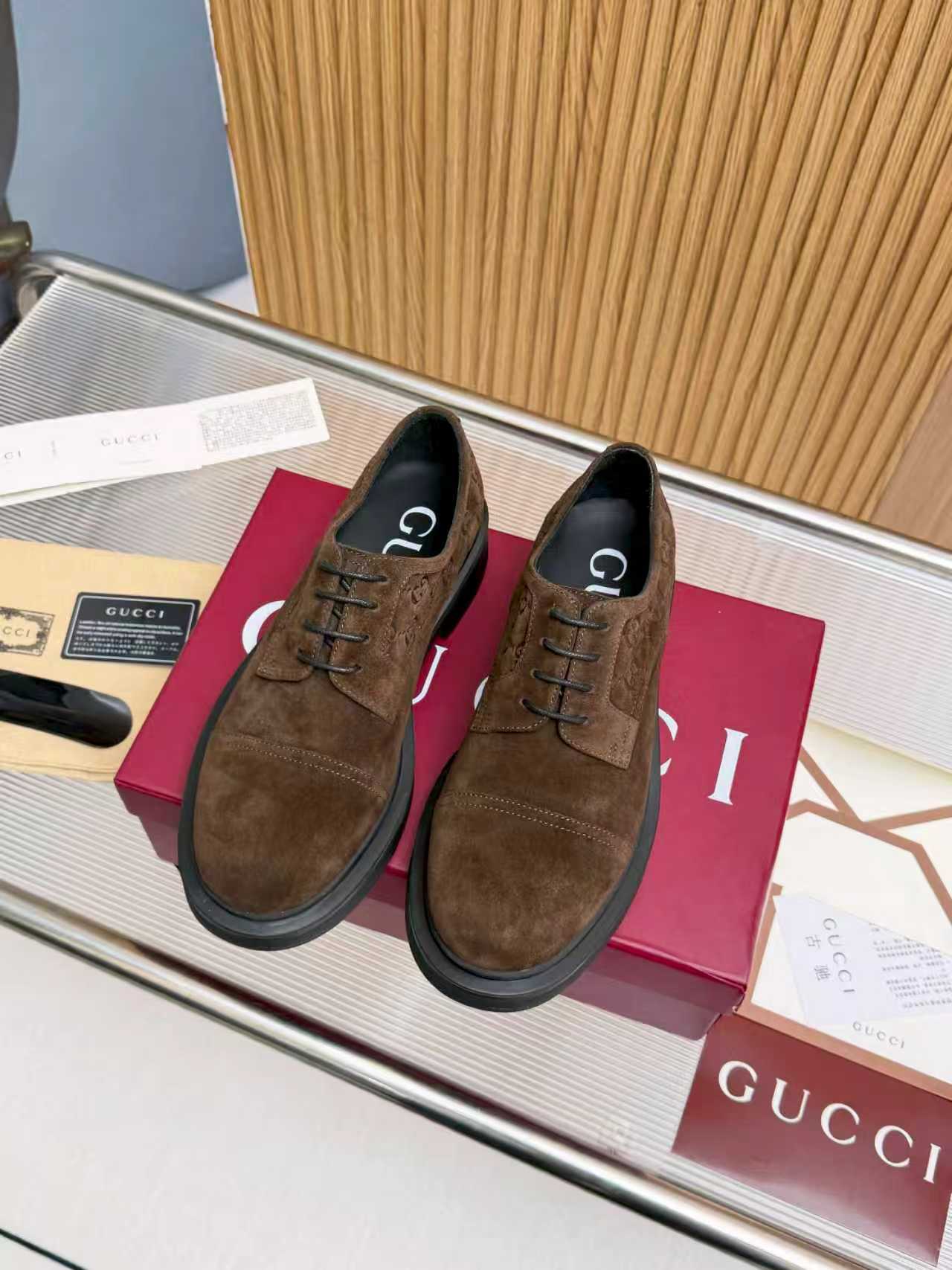 구찌(Gucci) 전면 풀그레인 카프스킨 플랫폼 슈즈 구두 신발