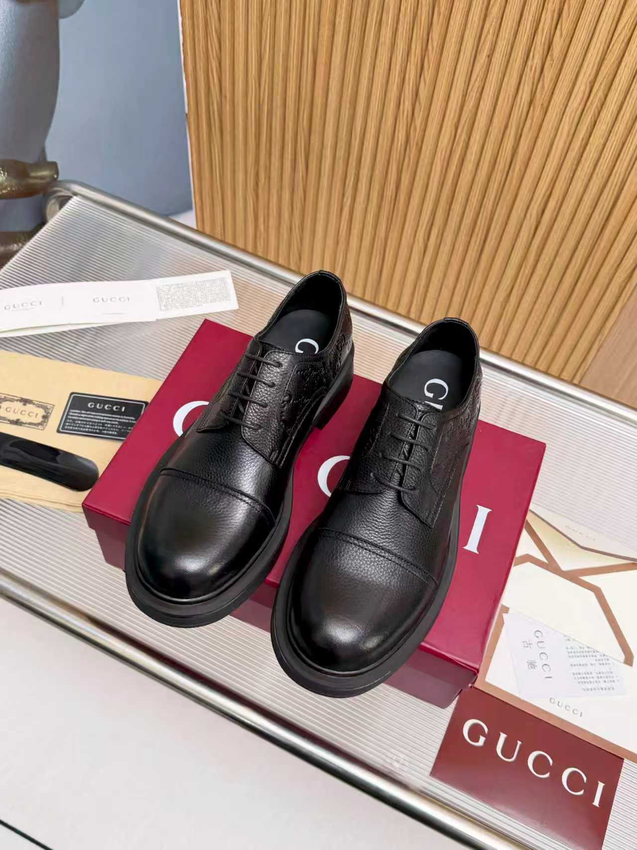 구찌(Gucci) 전면 풀그레인 카프스킨 플랫폼 슈즈 구두 신발