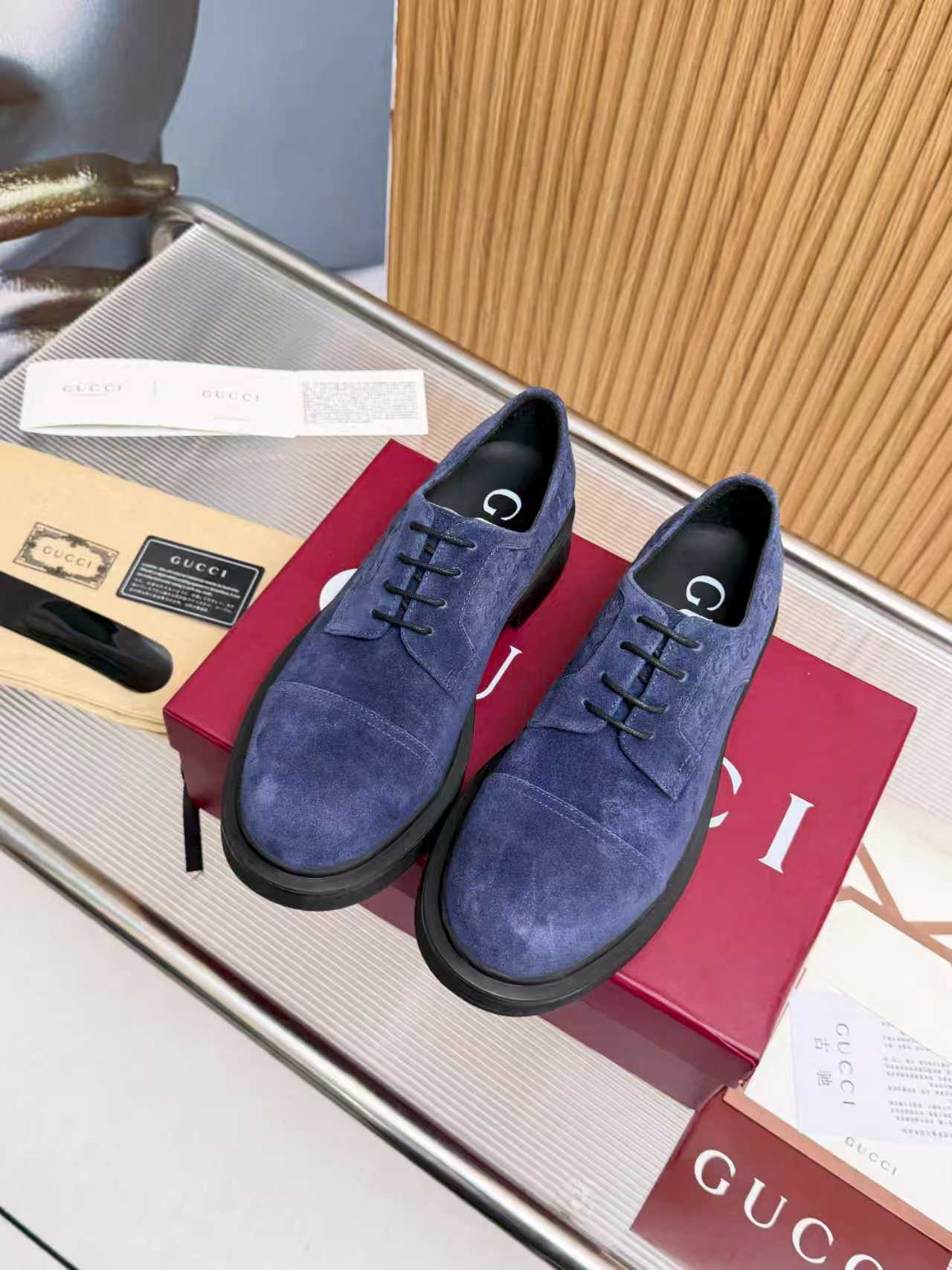 구찌(Gucci) 전면 풀그레인 카프스킨 플랫폼 슈즈 구두 신발