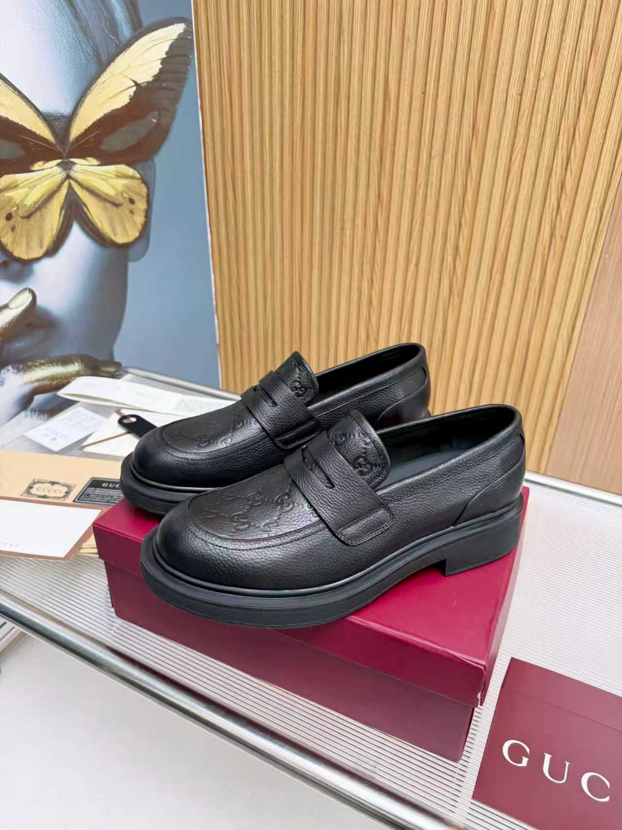 구찌(Gucci) 전면 풀그레인 카프스킨 플랫폼 슈즈 구두 신발