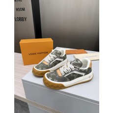 루이비통(LV) 카프스킨 스니커즈 신발